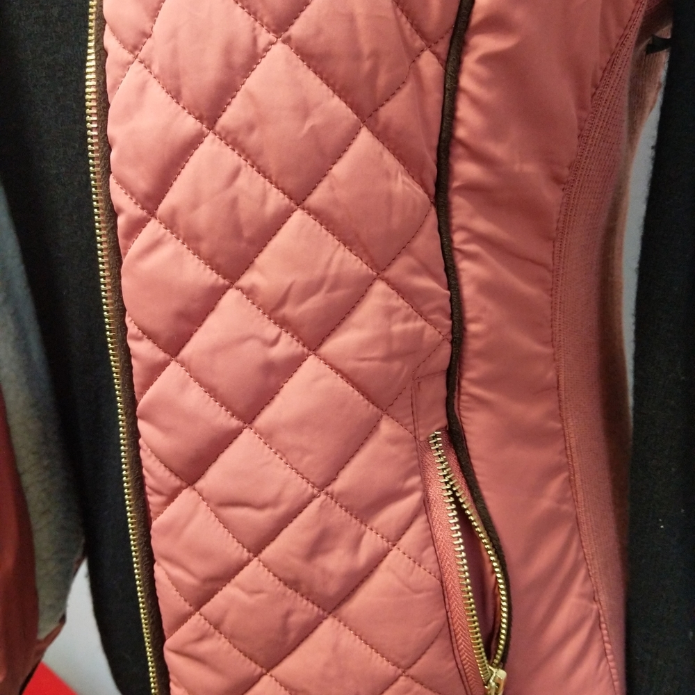 Vest - Picture 4 of 6